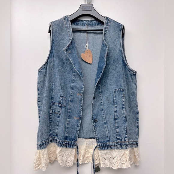 NWT Blue Denim Light Acid Wash Button-up Vest Cream Ruffle hem Eyelet Detail - Picture 3 of 13